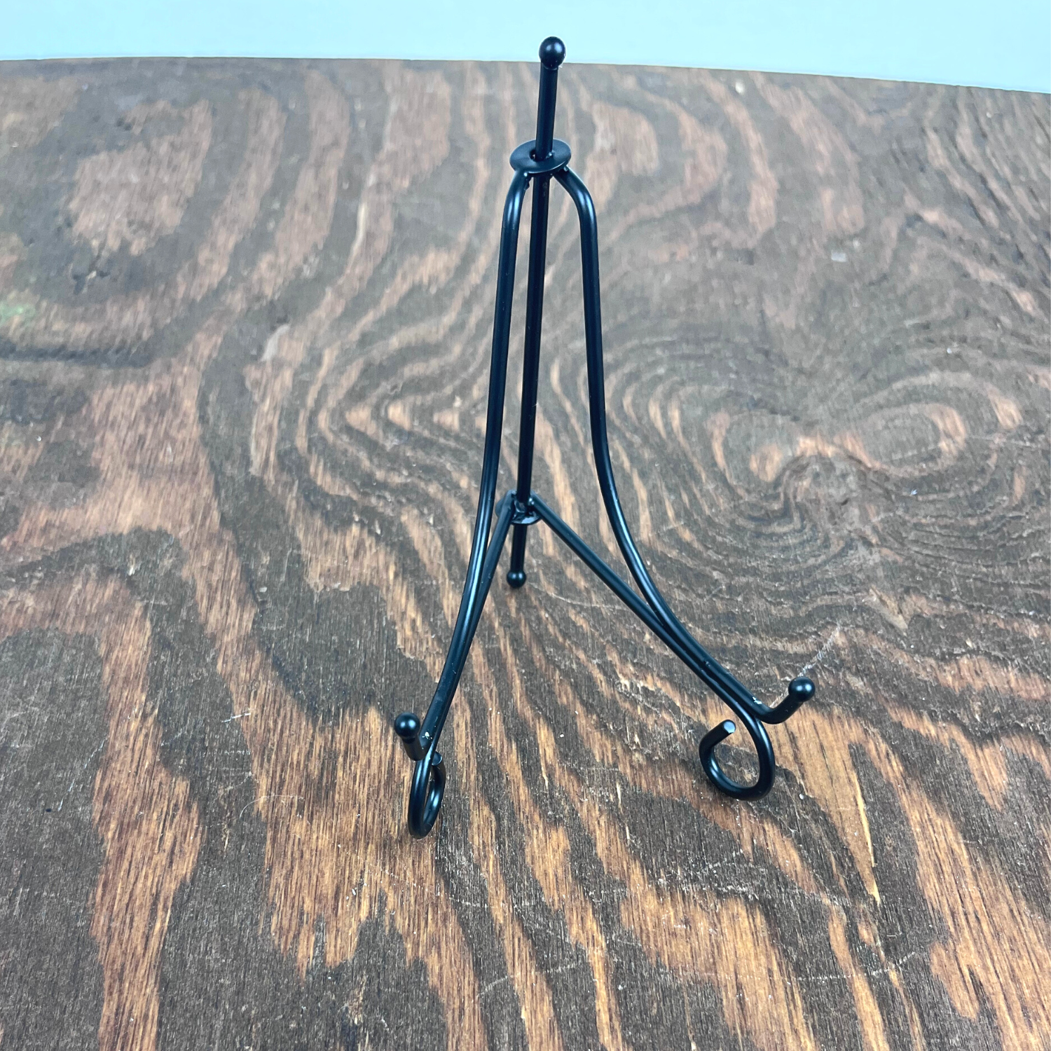 Black Small Metal Wire Easel